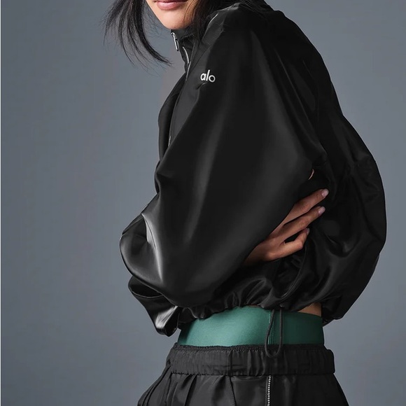 New alo with tags Cropped Afterglow Pullover black size small - Picture 6 of 7